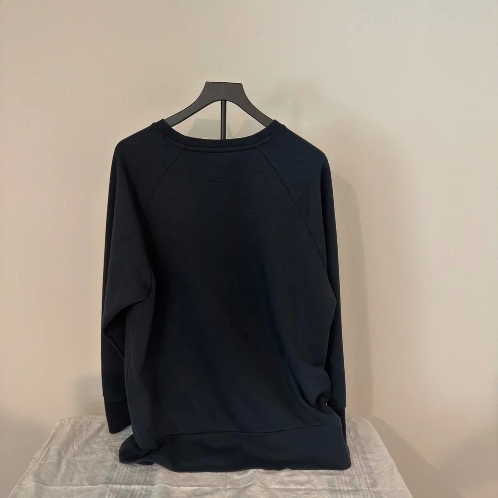 Nike Mens Black Crewneck Sweatshirt Big Swoosh Logo Raglan Pullover
